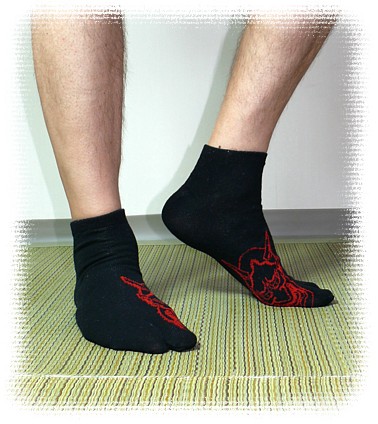 носки-таби с разделениме для пальца, Япония