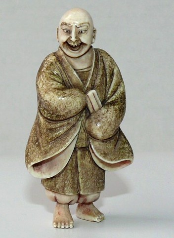Монах, японская нэцка из слоновой кости, 1900-1920-е гг.