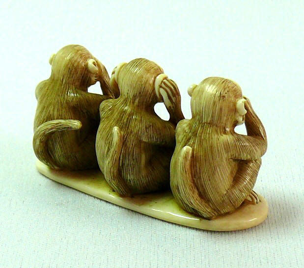 японская нэцкэ из слоновой кости Три Обезьянки