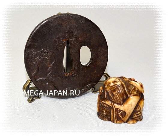 японская коллекция: антикварная цуба (гарда меча) и нэцкэ