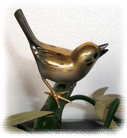 японская бронза. статуэтка Птичка на побеге  бамбука, деталь, 1900-е гг.