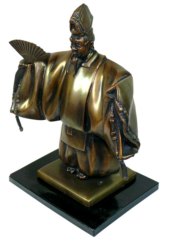 японская старинная  бронзовая статуэтка атера в маске и с веером