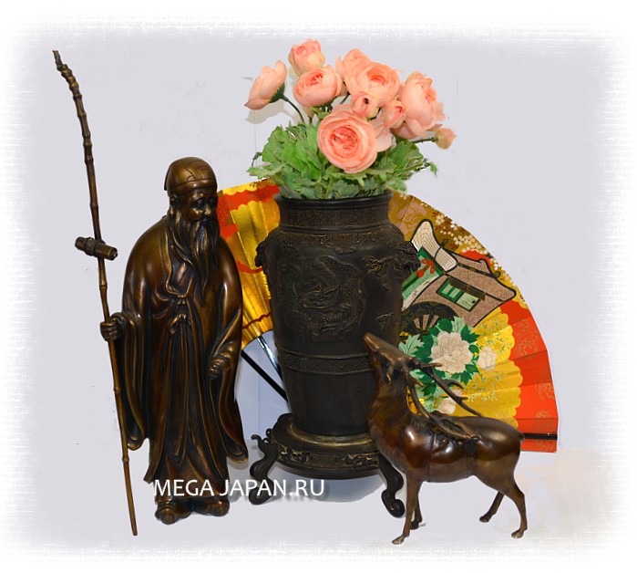 японский антиквариат: бронзовая фигура и ваза эпохи Эдо