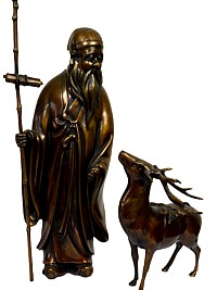 бронзовая фигура одного из Семи Богов Удачи - Фукурокудю с оленем и посохом