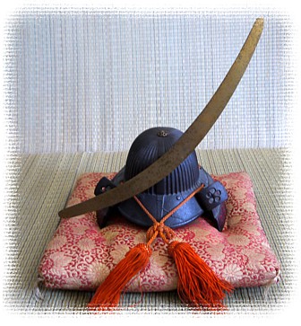 кабинетная бронза: самурайский шлем КАБУТО, 1930-е гг., Япония