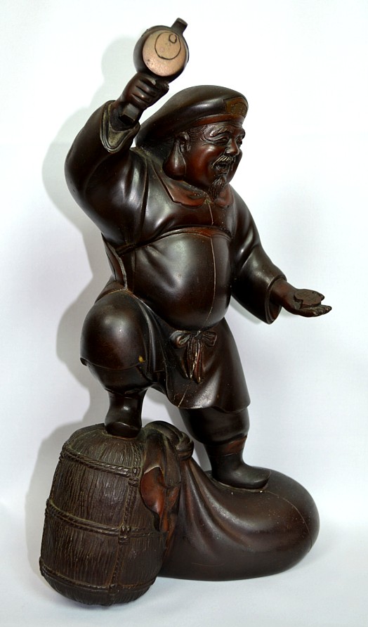 японское искусство: бронзовая старинная кабинетная фигура в виде Бога Богатства и Счастья ДАЙКОКУ, 1900-е гг.