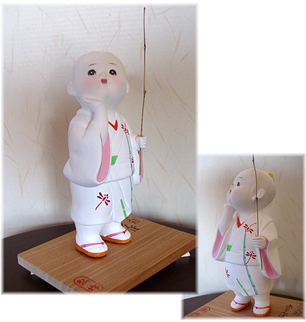 японская керамическая статуэтка Мальчик с прутиком. Интериа Японика, интернет-магазин