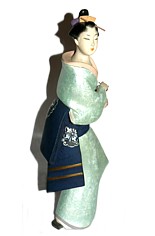 Девушка со светильником, статуэтка из керамики, Япония, 1930-е гг.