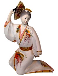 японская статуэтка из керамики Девушка, танцующая  с веером. Интернет-магазин Мега Джапан