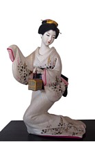 Японка в светлом кимоно, статуэтка из керамики, Япония, 1950-е гг