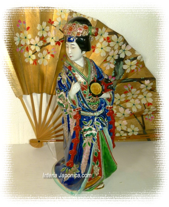 японский старинный веер и антикварная фарфоровая японская статуэтка конца эпохи Эдо