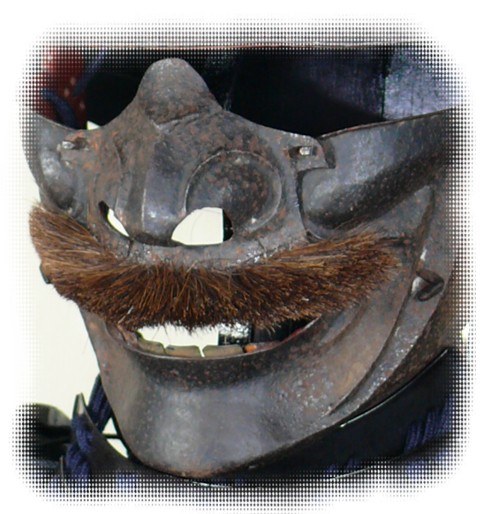 защитная маска японского воина эпохи Муромати