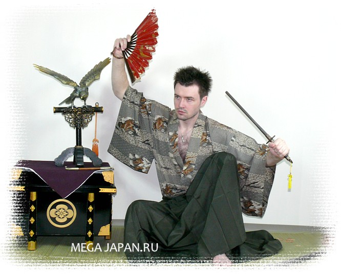 японский боевой самурайский веер и дзюттэ