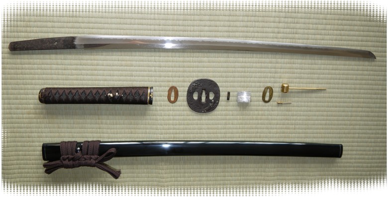 японские мечи, антикварное холодное оружие