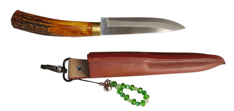 японский нож в кожанных ножнах и рукоятью из рога