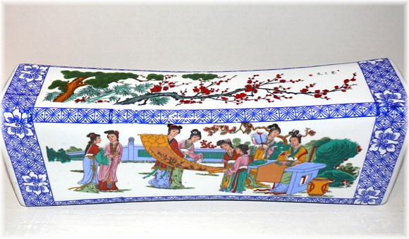 подголовник фарфоровый с рисунком на китайскую тему, Япония, 1920-е гг.