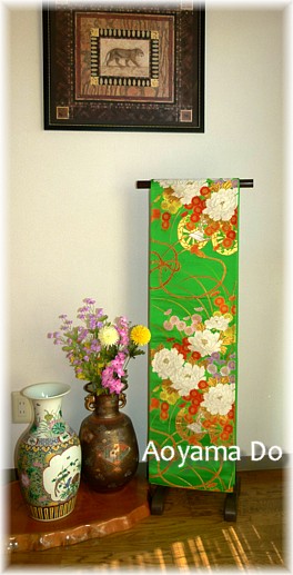 японский женский пояс для кимоно в интерьере