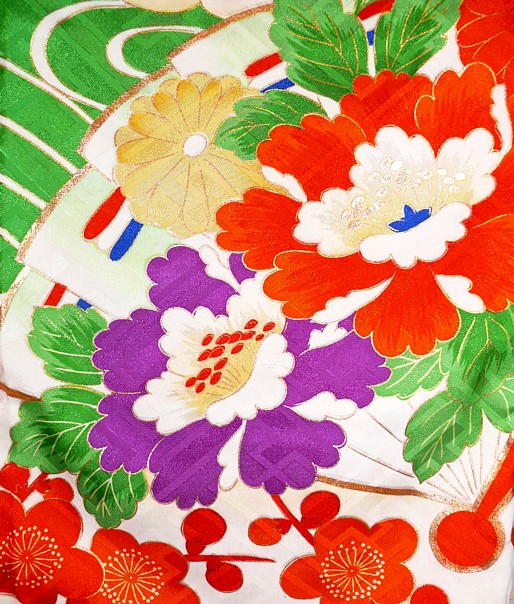 деталь дизайна ткани японского женского шелкового кимоно