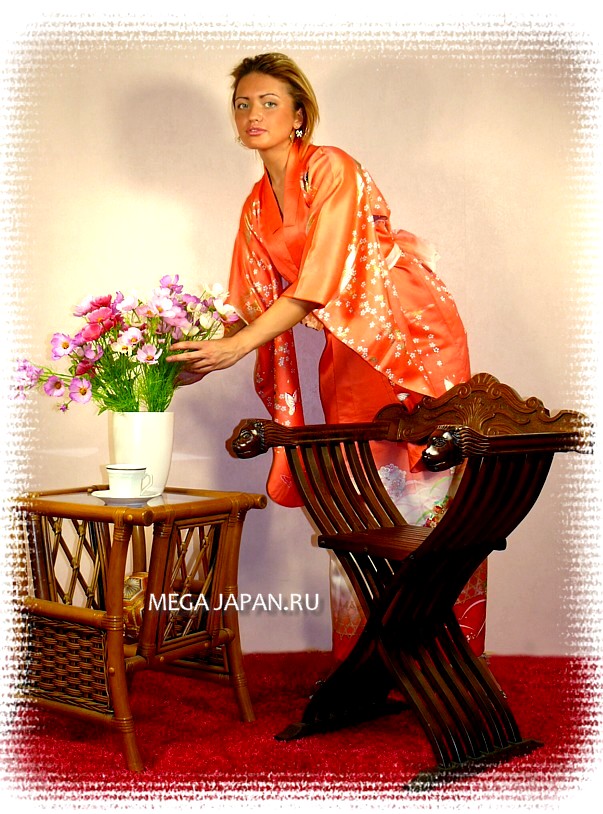 шелковое традиционное женское кимоно с авторским рисунком, винтаж