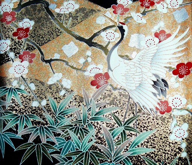 деталь японского рисунка на винтажном шелковом кимоно