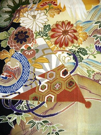 рисунок и вышивка на кимоно