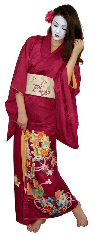 японское шелковое традиционное женское кимоно и пояс оби