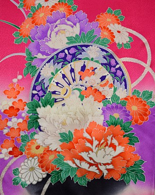 деталь росписи японского шелкового кимоно