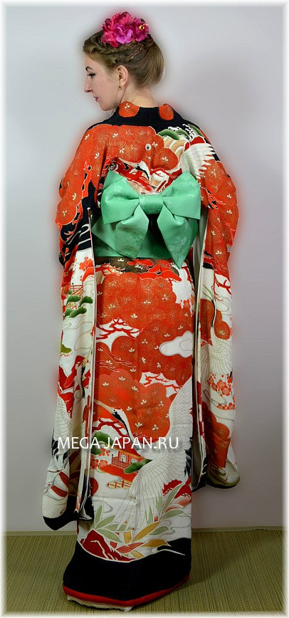 японская традиционная одежда: кимоно и пояс оби